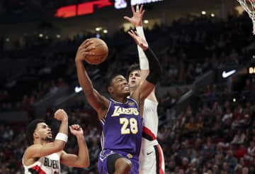 NBA八村、今季最多28得点　レーカーズ4連勝