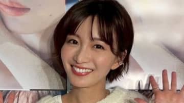 岡崎紗絵 “3歳ショット”で誕生日を報告！？照れ笑いしながらポーズを決めるおちゃめな姿に「待ち受けにします！」とファン歓喜