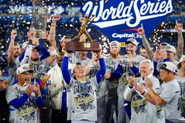 山本由伸、英語＆日本語スピーチでファンに感謝　「LAとドジャースを愛している」