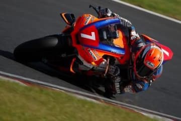 鈴鹿で熱戦！雨の中で魅せた豊島怜の粘走、ST1000クラスで7位入賞【全日本ロードレース2025第7戦】