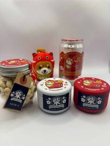 人気キャラクター「忠犬もちしば」が福島の伝統民芸「赤べこ」とコラボ！期間限定グッズを販売