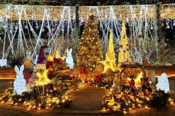 練馬・四季の香ローズガーデンでクリスマスイルミネーション、動物＆妖精が現れるバラ庭園