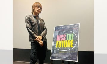 SUGIZOが語る映画『キス・ザ・フューチャー』：U2や難民キャンプ、そして自分たちにできること
