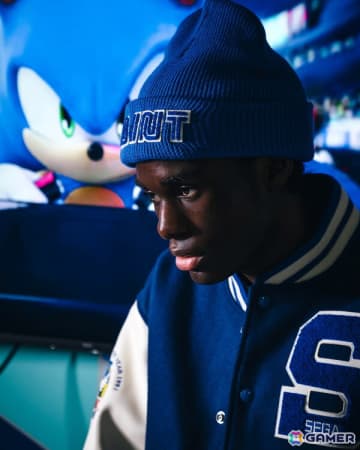 セガとSAINT Mxxxxxxによる初のコラボコレクションが登場！セガロゴでおなじみのオフィシャルフォントとセガブルーを活かしたデザインに