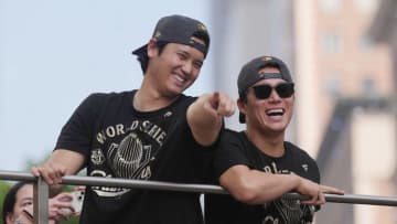 大谷翔平と山本由伸は今日も“おそろい”　帽子を後ろ向きにかぶり笑顔　WS最終戦でも帽子にまつわる場面が？