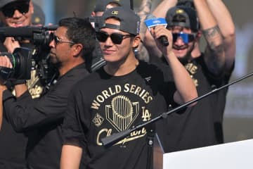 山本由伸の後ろで…キケの反応に「泣けた」　中継が捉えた“行動”に感激