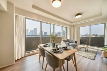 キャナルワーフタワーズWEST 7階｜都心近接、水景と開放を併せもつ豊洲ライフ。スカイツリーや運河を望む、開放感たっぷり眺望。収納豊富・2面バルコニーの角住戸