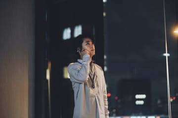 坂下雄一郎監督が“興奮した”髙橋海人の演技とは？15歳から30歳、新たな“男女入れ替わり”を描く『君の顔では泣けない』