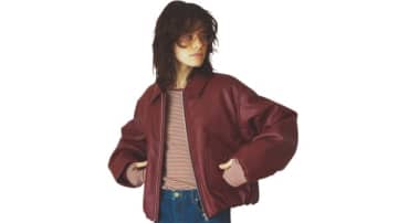 【明日なに着る？】「スキニーよりひと周り広い」脚がまっすぐ見えるデニムパンツ