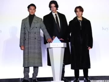 Snow Manが男性初のけやき坂イルミ点灯「ホリデーシーズンは、楽しませる側に徹したい」