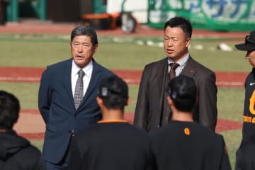 【巨人】阿部監督　新任の石井琢朗二軍監督と田口昌徳二軍バッテリーコーチに敬意「全てお任せしようかな」