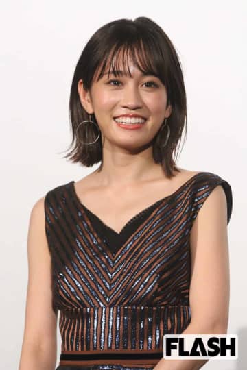 前田敦子、14年ぶり「最後の写真集」先行カット公開　大胆ランジェリー姿に「ママになってからがきれいすぎ」ファンうっとり