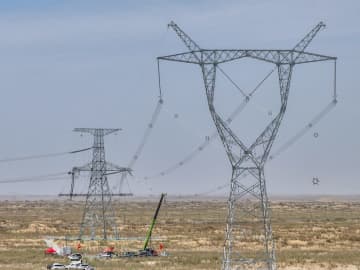 中国新疆の環タリム盆地送変電プロジェクト、全線で運用開始
