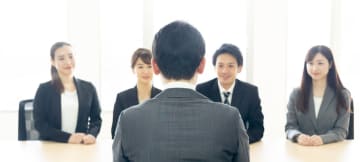 ひろゆき『（面接で）御社のワークライフバランスは…？』『そんなやつ取りたくない』終章での”本音と建前”に私見…ネットでもコメント殺到「馬車馬でも働くという人を優先するのは会社が同じ賃金で雇うなら当たり前」「言うか言わないかという話なんでしょうけど…」「採用する側から見たらひろゆき氏の言う通りだと思う」