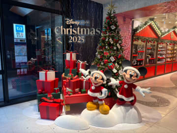 ディズニーストアにクリスマス装飾が登場。ホリデー気分を一足早く味わえる新作アイテムも勢揃い！