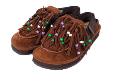 シャカの6WAYモカシン風シューズ、タッセル・ビーズ付きフリンジ・踵ストラップを自由に着脱