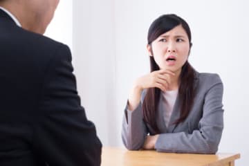 『余計なことを言ってしまう人』の心理4つ　あなたも気付かずに言っていませんか？