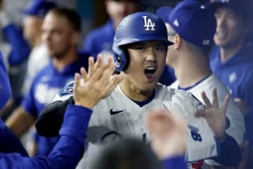 「デコイも連覇達成だ！」大谷翔平、ワールドシリーズ優勝を報告。愛犬デコピンの姿にファン歓喜「オフシーズンは…」