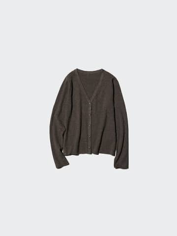 ユニクロカーディガンが万能すぎて色違いで欲しい♡今から春先まで大活躍間違いなし！