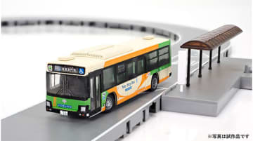 マグネットで道路を周回！　トミーテック「バスコレ走行システム基本セットA4＜いすゞ　エルガ東京都交通局仕様＞」12月発売