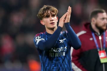 アーセナルFWダウマンが15歳でCLデビュー！　史上最年少記録を樹立