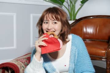 シンガー・ソングライターの有華が入籍報告「音楽に想いをのせて感謝の気持ちを届けていけたら」