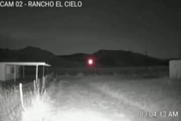 ハロウィーン直前！メキシコでオレンジ球体が不規則飛行　魔女か、ＵＦＯか…犬猫も取り乱す