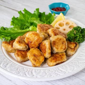 【コスパ最強のなんちゃってナゲットできた！】「外カリ中ふわっ♡」ささみ×レンコン×ライスペーパーで簡単手作りナゲット