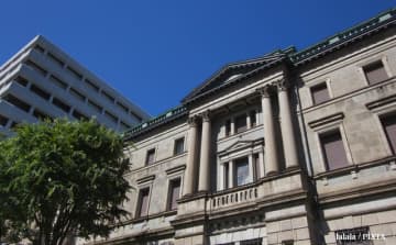 日本の「メガバンク」はどう誕生した？ 都市銀行13行が4行に集約された大再編の歴史