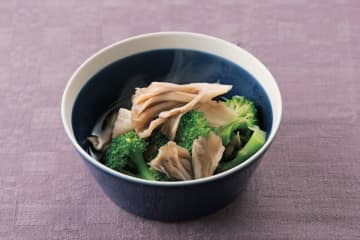 野菜たっぷりでヘルシー！【きのこの副菜】2選「小松菜の中華サラダ」「ブロッコリーの煮びたし」