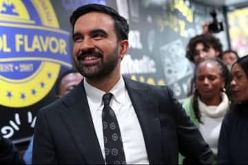 米ニューヨーク市長選、民主党候補のマムダニ氏勝利へ　CNN予測