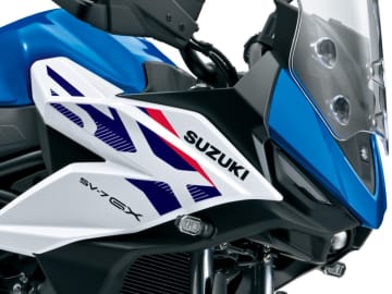 スズキ新型「SV-7GX」EICMAで初公開　街乗りもツーリングも快適な一台