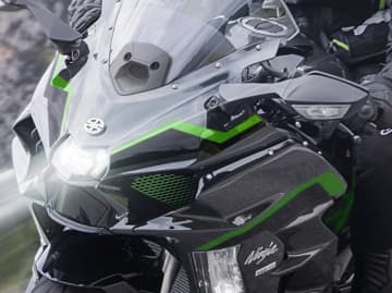 カワサキ「Ninja H2 SX SE」新カラー＆グラフィックで登場！ 11月発売決定