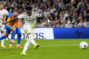 「４回中３回でPK失敗」のヴィニシウスがバレンシア戦でキッカーを務めた件を現地識者が考察！ 指揮官は「選手たちの判断だった」と認める