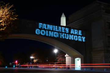 米政府閉鎖36日目、最長を更新　与野党対立、生活への影響が拡大