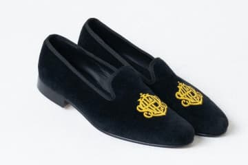 トリッカーズの“刺繍ベルベット”シューズやクロケット＆ジョーンズの菱形ローファー、シップスで