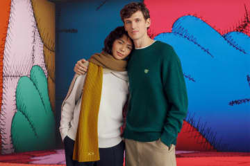 ユニクロ×KAWSニットウェア、カシミヤセーターや“XX刺繍”のヒートテックニットマフラー