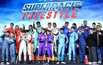 【PHOTO】Apink ユン・ボミ＆OH MY GIRL スンヒら、韓国初のカーレースバラエティ「Super Race Freestyle」制作発表会に出席