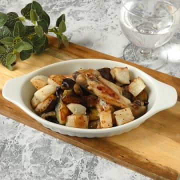 お家飲みにぴったり！「手羽中とナスのアヒージョ」