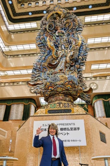 【新日本】ラスト2ケ月、棚橋弘至が日本橋三越本店「天女像」の前で引退カウントダウンを語る！東京ドーム動員目標は70万人？！