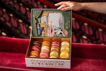 ラデュレ×パリ国立オペラ座のマカロンボックス、バレエ作品『眠れる森の美女』舞台をミニチュアで表現