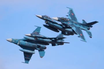 築城基地航空祭2025、プログラム発表！ F-2戦闘機にブルーインパルスも飛行