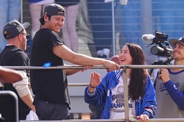 米レジェンドが捉えた大谷翔平＆真美子夫人　パレード直後…公開された貴重な“光景”