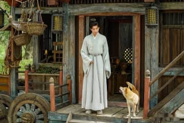 「蓮花楼」の狐狸精が受賞の舞台に、「誅仙」「田耕紀」「臨江仙」などにも出演し大人気