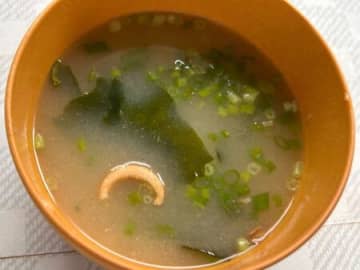 寒くなるとドリンク代わりに飲みたくなる！即席味噌汁作ってます