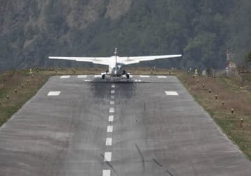 滑走路はわずか527ｍ？！エベレスト玄関口「テンジン・ヒラリー空港」NHK 弾丸！空港トンボがえりツアー 11月7日