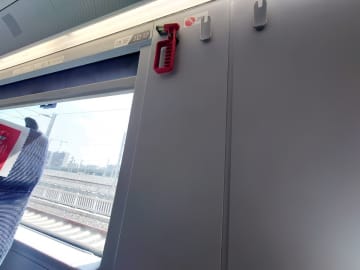 高速鉄道で「窓側の席」を買ったのに窓がない、女性客の不満が論争に―中国