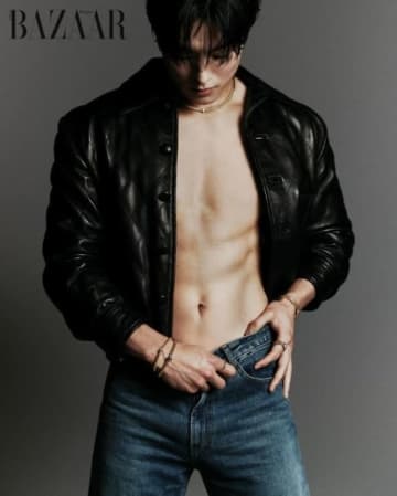 俳優チョン・ゴンジュ、腹筋が露わに…現場スタッフも思わず感嘆したグラビアが話題