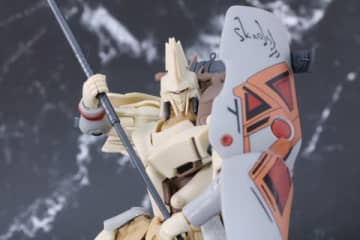 「MODEROID ニキ・ヴァシュマール」レビュー【聖刻1092】《白き操兵》の独特なデザイン再現と可動アクションが楽しめる