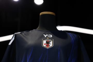 コンセプトは“水平線”、GKは“阿修羅”！ 北中米W杯で着用の日本代表新ユニホームが発表！ ガーナ戦でお披露目へ